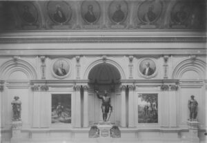 Estátua de Dom Pedro I nas escadarias do Museu do Ipiranga no início do século 20